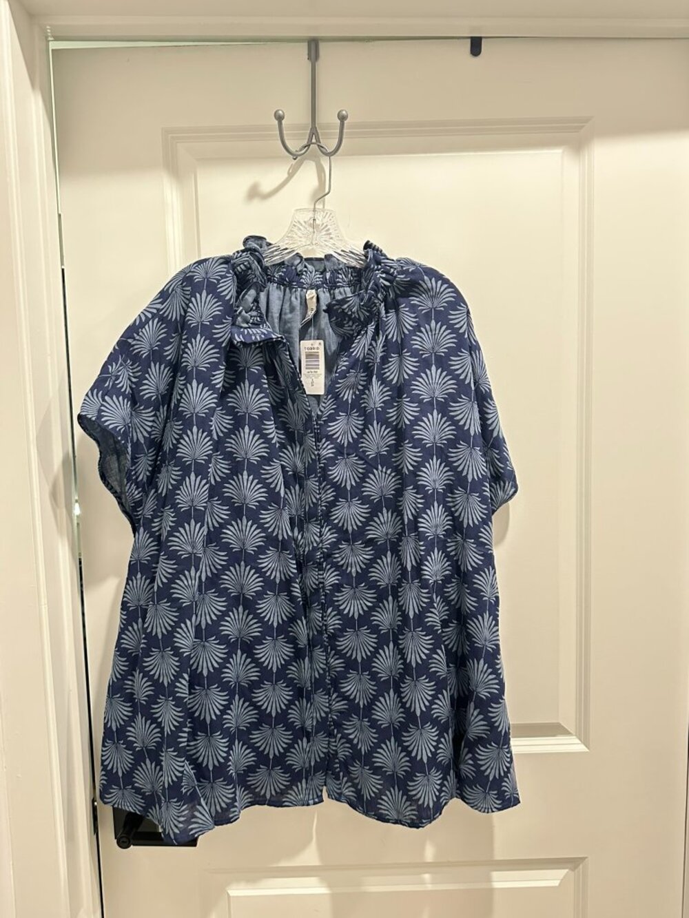 Torrid Belle Isle Blue Print Short Sleeve Shirt size 4